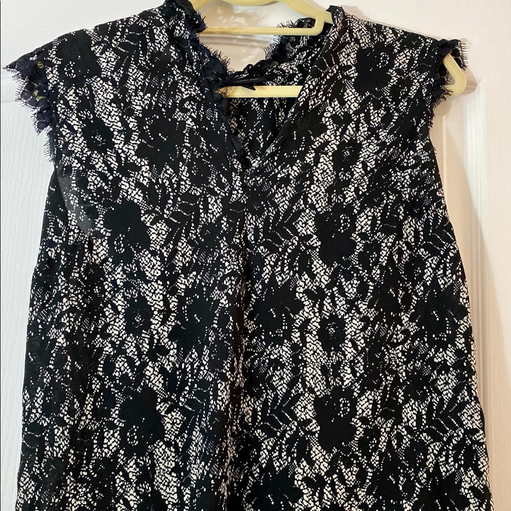 Cute top for a Saturday night!